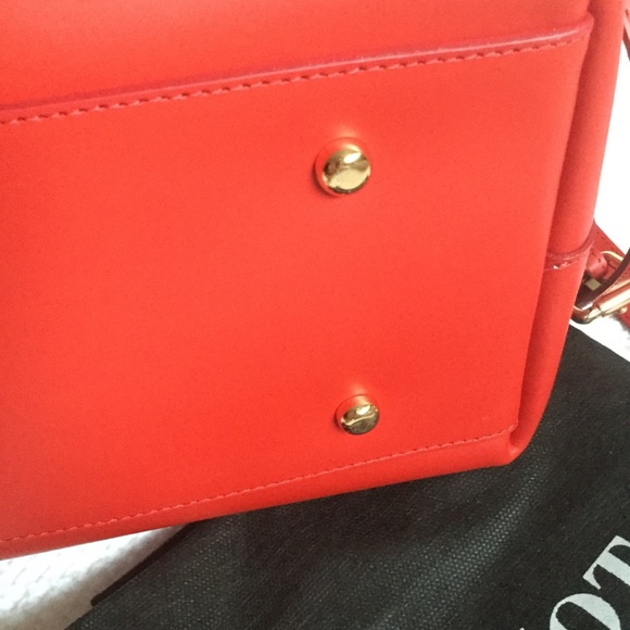 Italian Leather Handbag - Picture 5 of 8